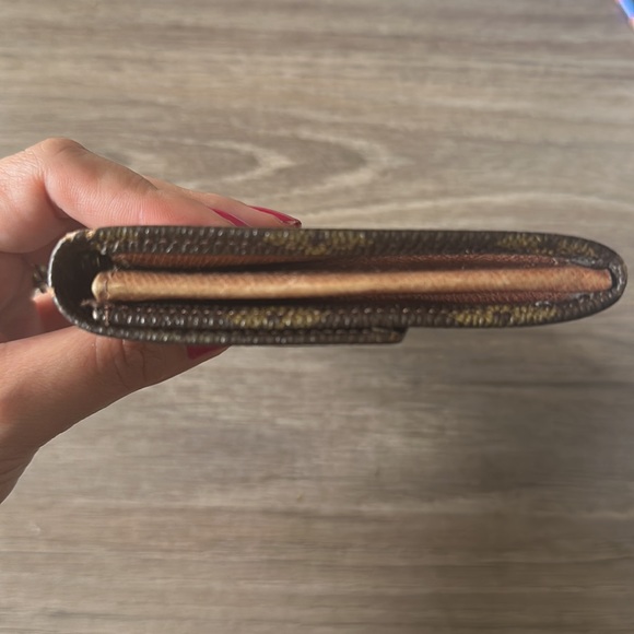 Louis Vuitton Monogram Sarah Wallet - Picture 3 of 8